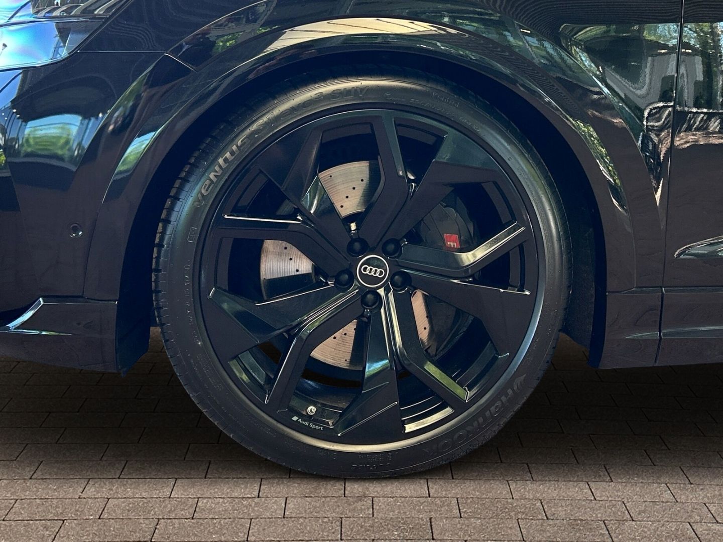 Fahrzeugabbildung Audi RSQ8 4.0 TFSI quattro tiptronic Matrix B&O Pano
