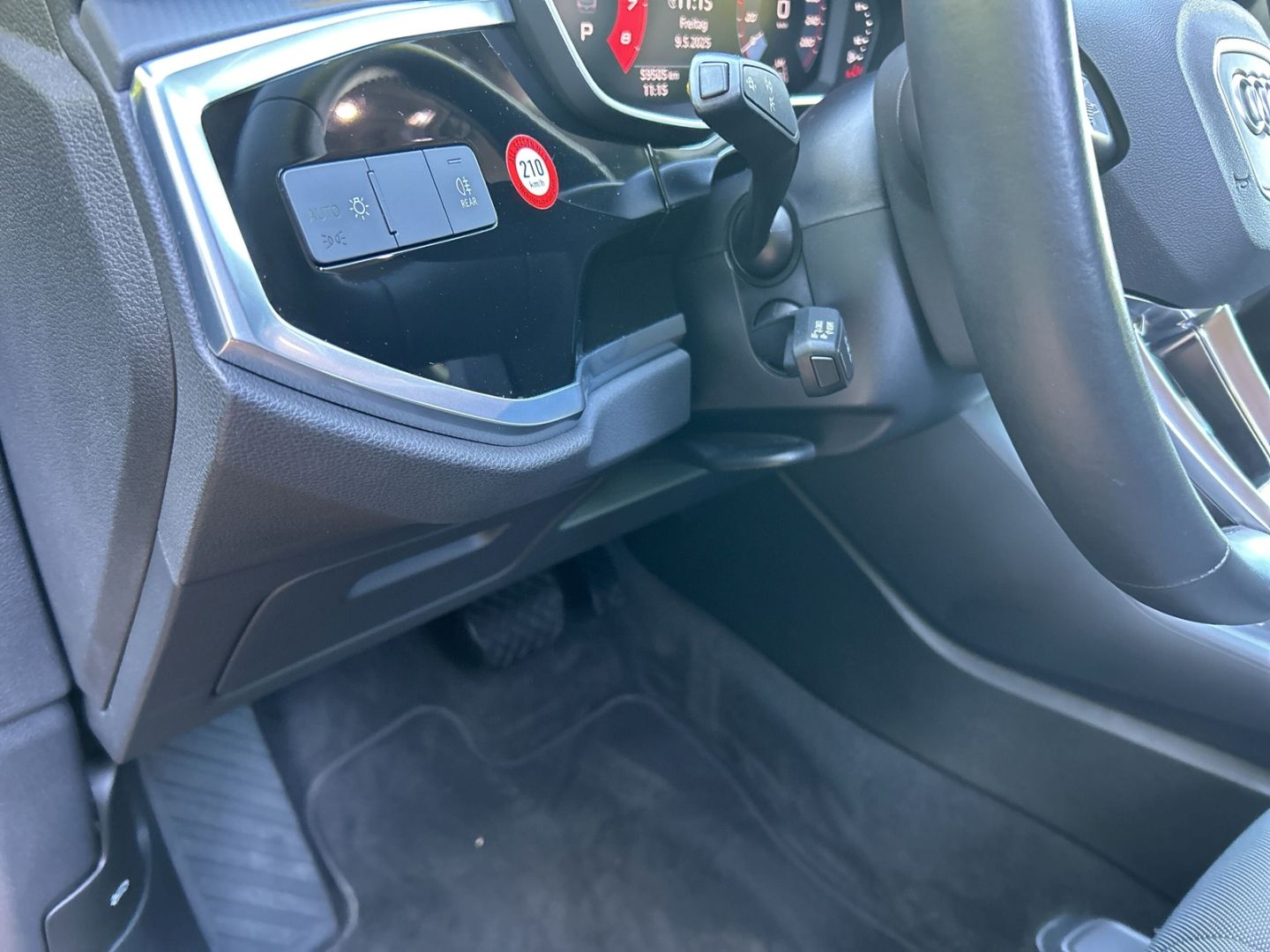 Fahrzeugabbildung Audi Q3 35 1.5 TFSI S tronic LED Kamera Keyless Carpl