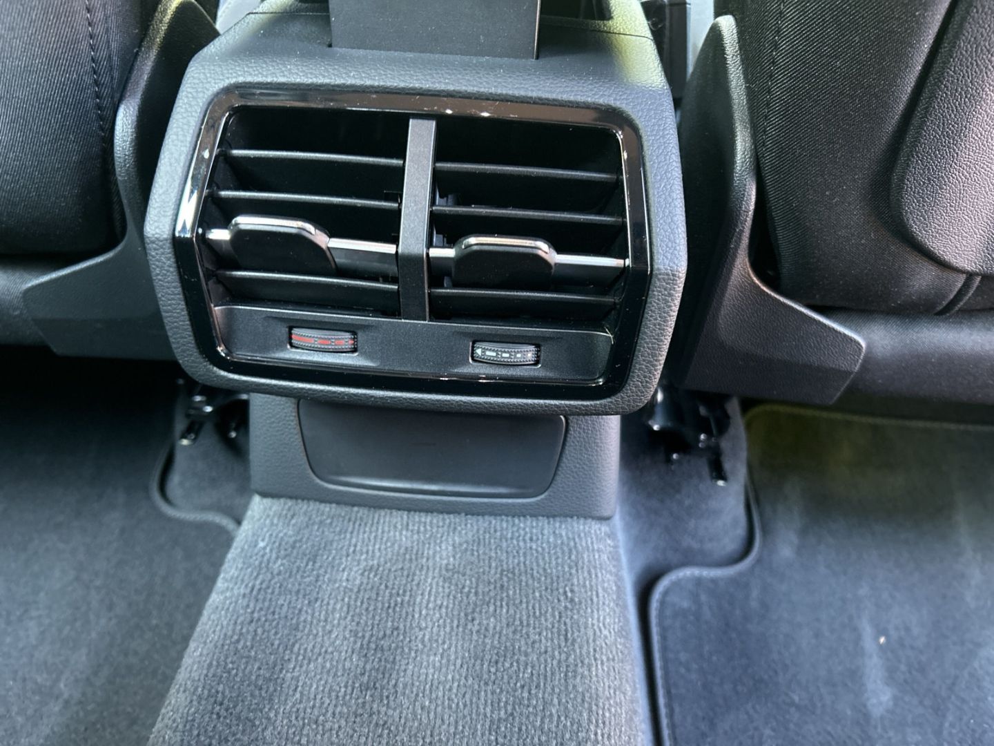 Fahrzeugabbildung Audi Q3 35 1.5 TFSI S tronic LED Kamera Keyless Carpl