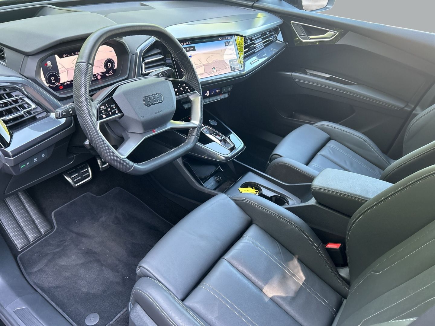 Fahrzeugabbildung Audi Q4 e-tron SPRTB 45 QUATTRO+LED+AHK+NAVI+KLIMAKOM