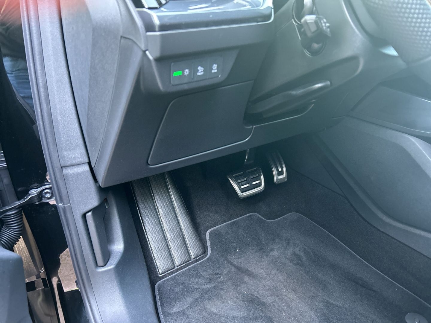 Fahrzeugabbildung Audi Q4 e-tron SPRTB 45 QUATTRO+LED+AHK+NAVI+KLIMAKOM