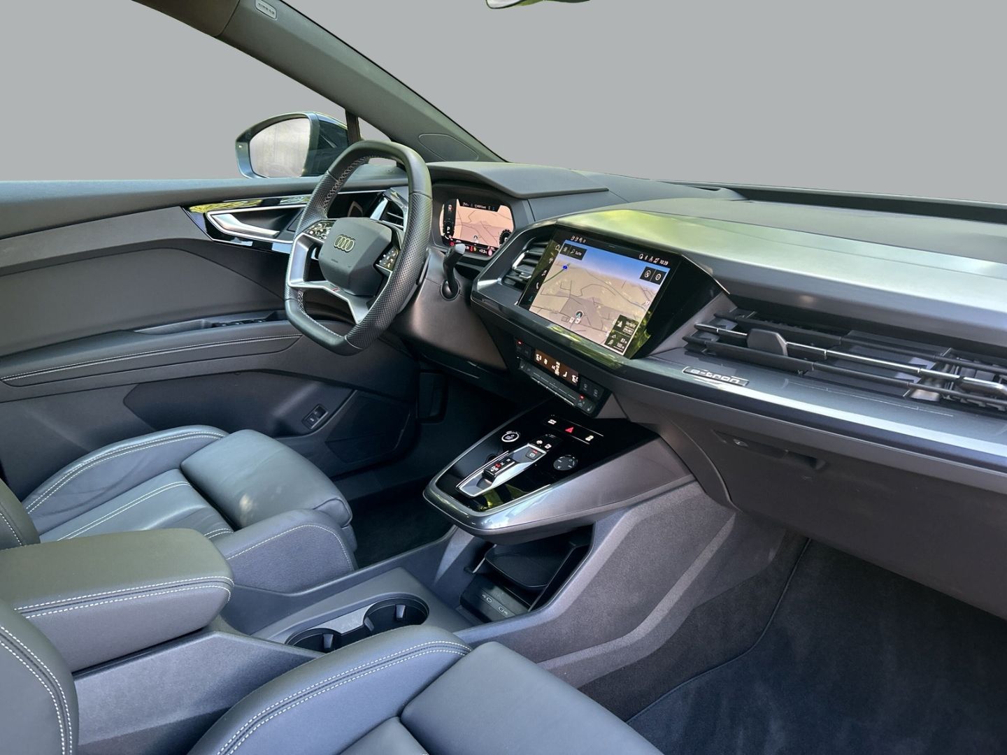 Fahrzeugabbildung Audi Q4 e-tron SPRTB 45 QUATTRO+LED+AHK+NAVI+KLIMAKOM
