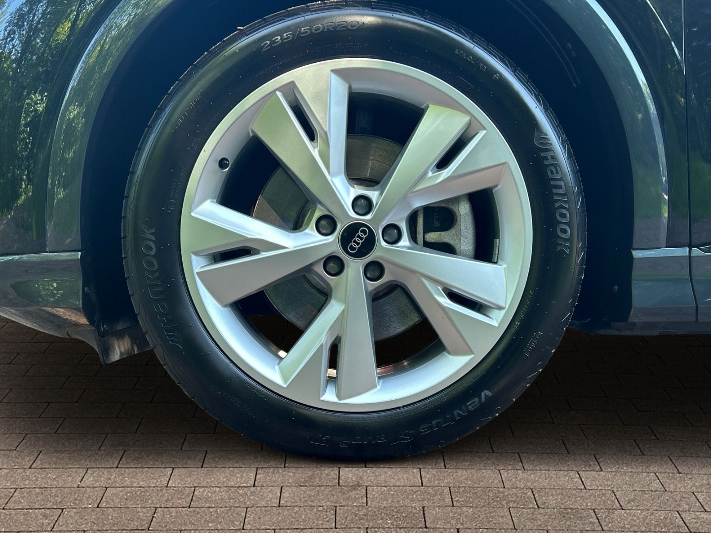 Fahrzeugabbildung Audi Q4 e-tron SPRTB 45 QUATTRO+LED+AHK+NAVI+KLIMAKOM