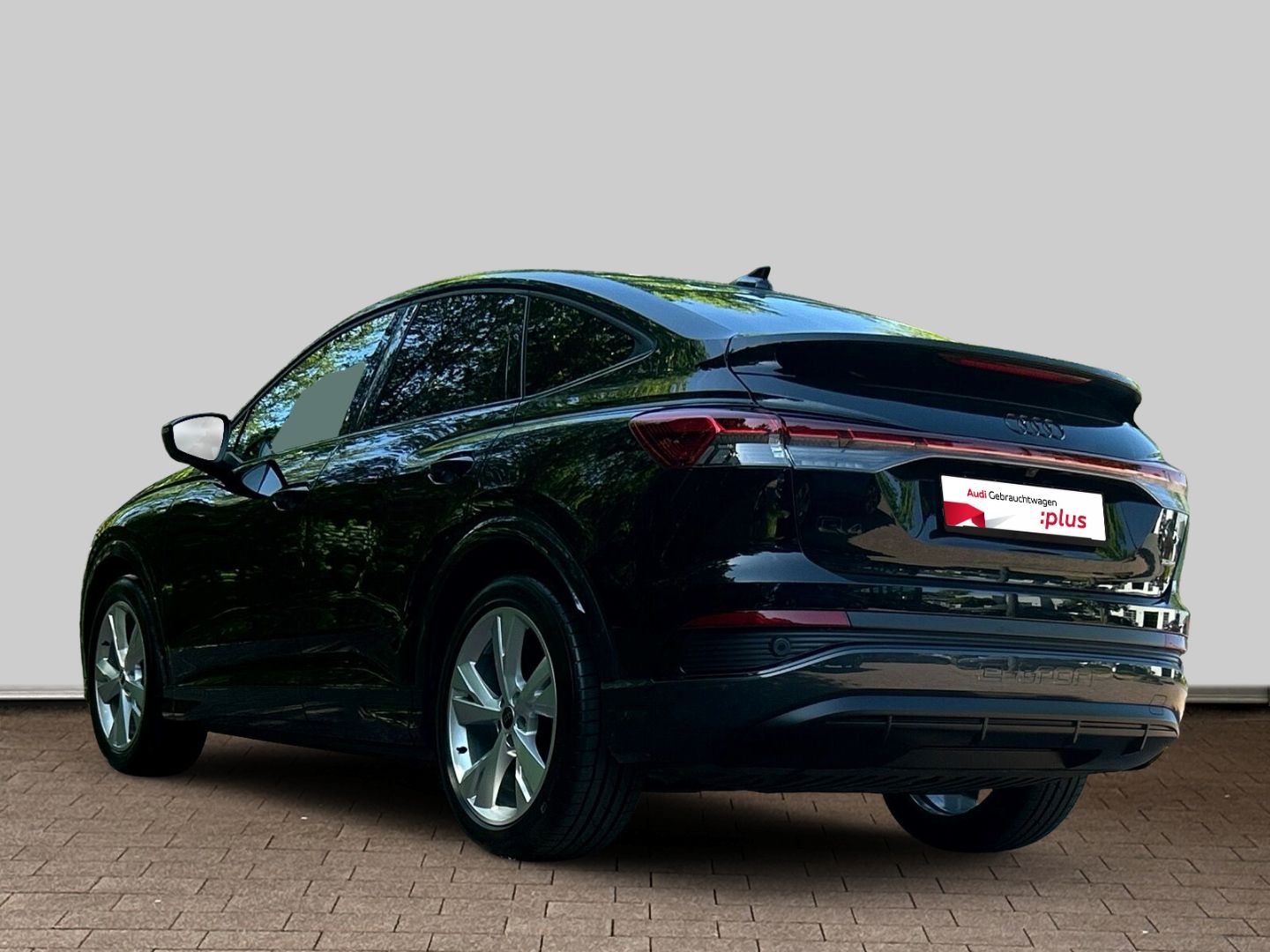 Fahrzeugabbildung Audi Q4 e-tron SPRTB 45 QUATTRO+LED+AHK+NAVI+KLIMAKOM