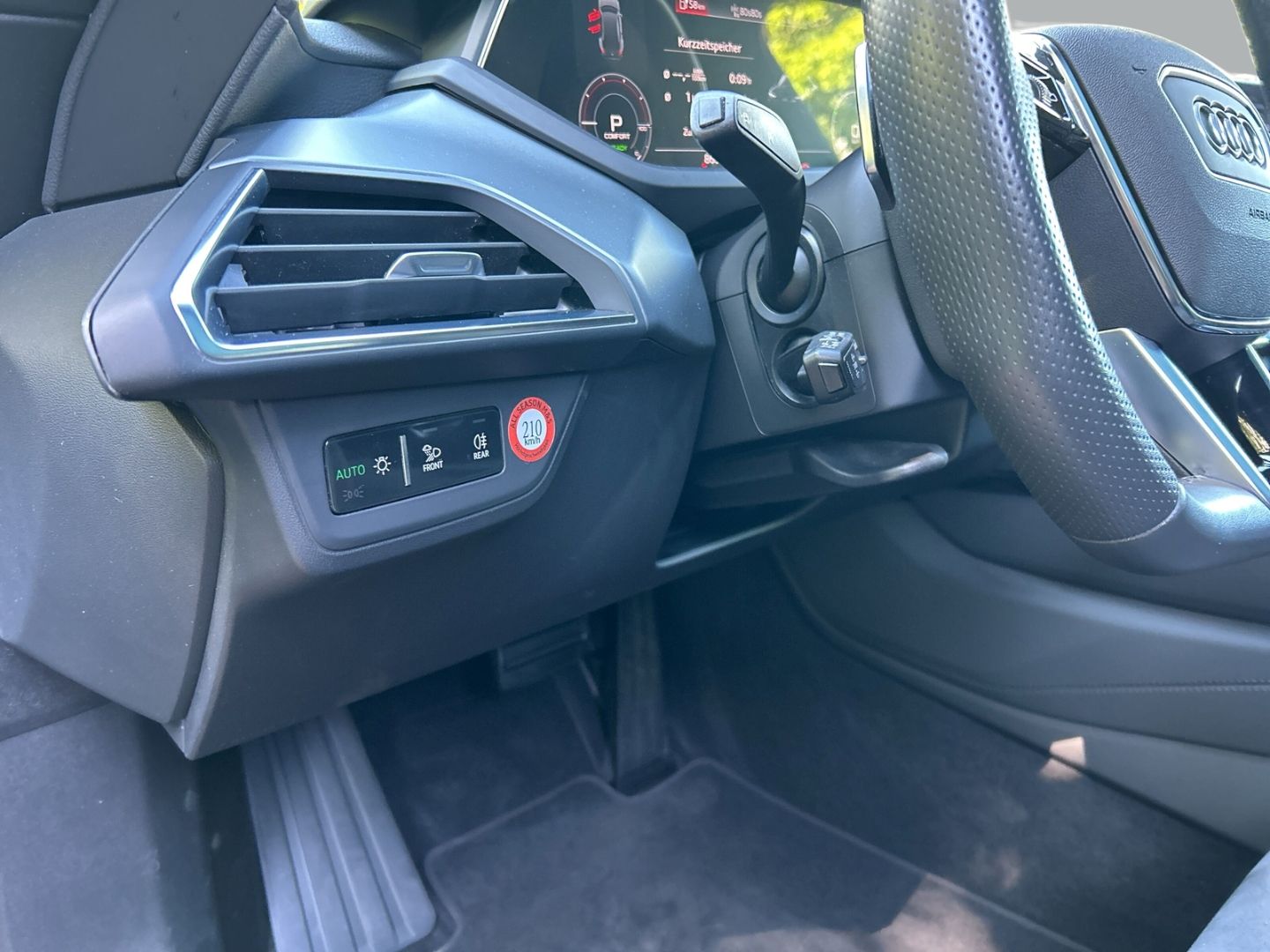 Fahrzeugabbildung Audi e-tron GT quattro Matrix LED Pano Kamera Alu 20