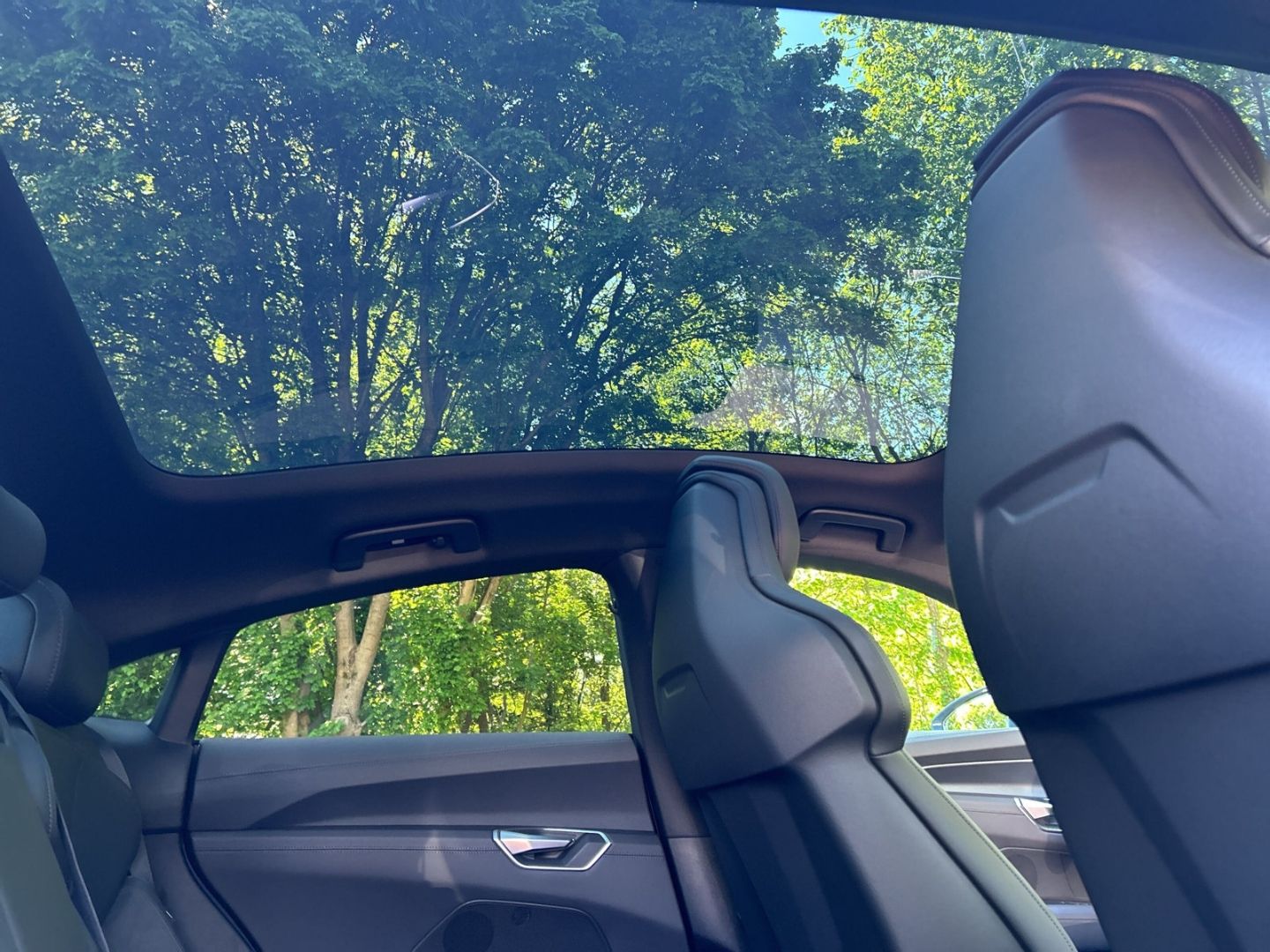 Fahrzeugabbildung Audi e-tron GT quattro Matrix LED Pano Kamera Alu 20