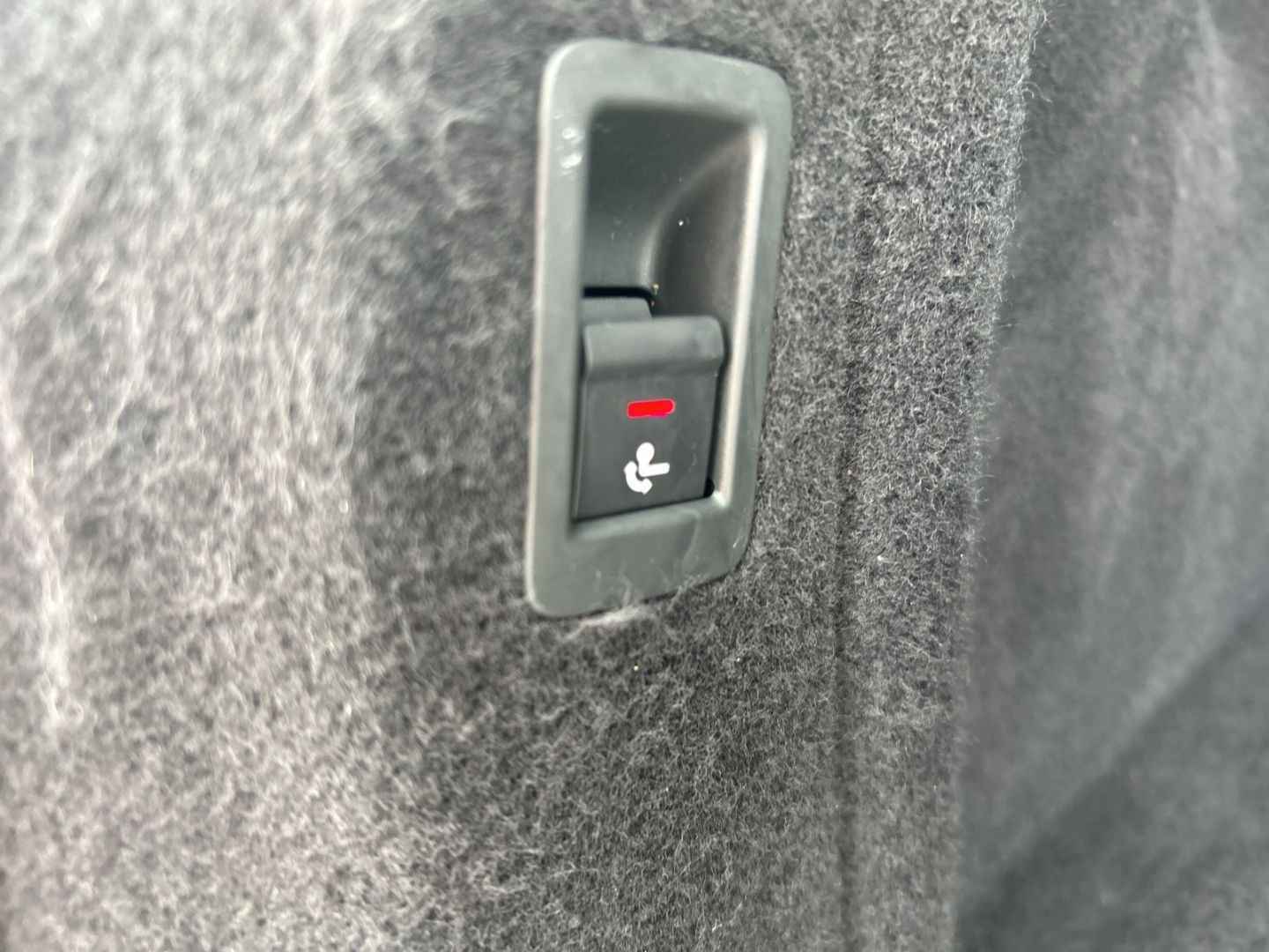 Fahrzeugabbildung Audi A4 40 2.0 TDI Avant S line Navi Leder Soundsyste