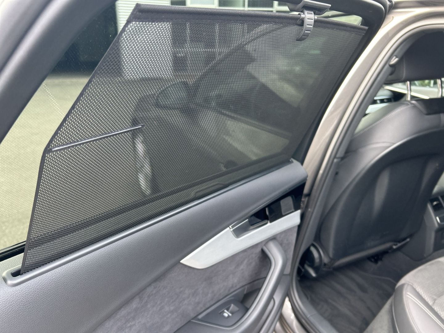 Fahrzeugabbildung Audi A4 40 2.0 TDI Avant S line Navi Leder Soundsyste