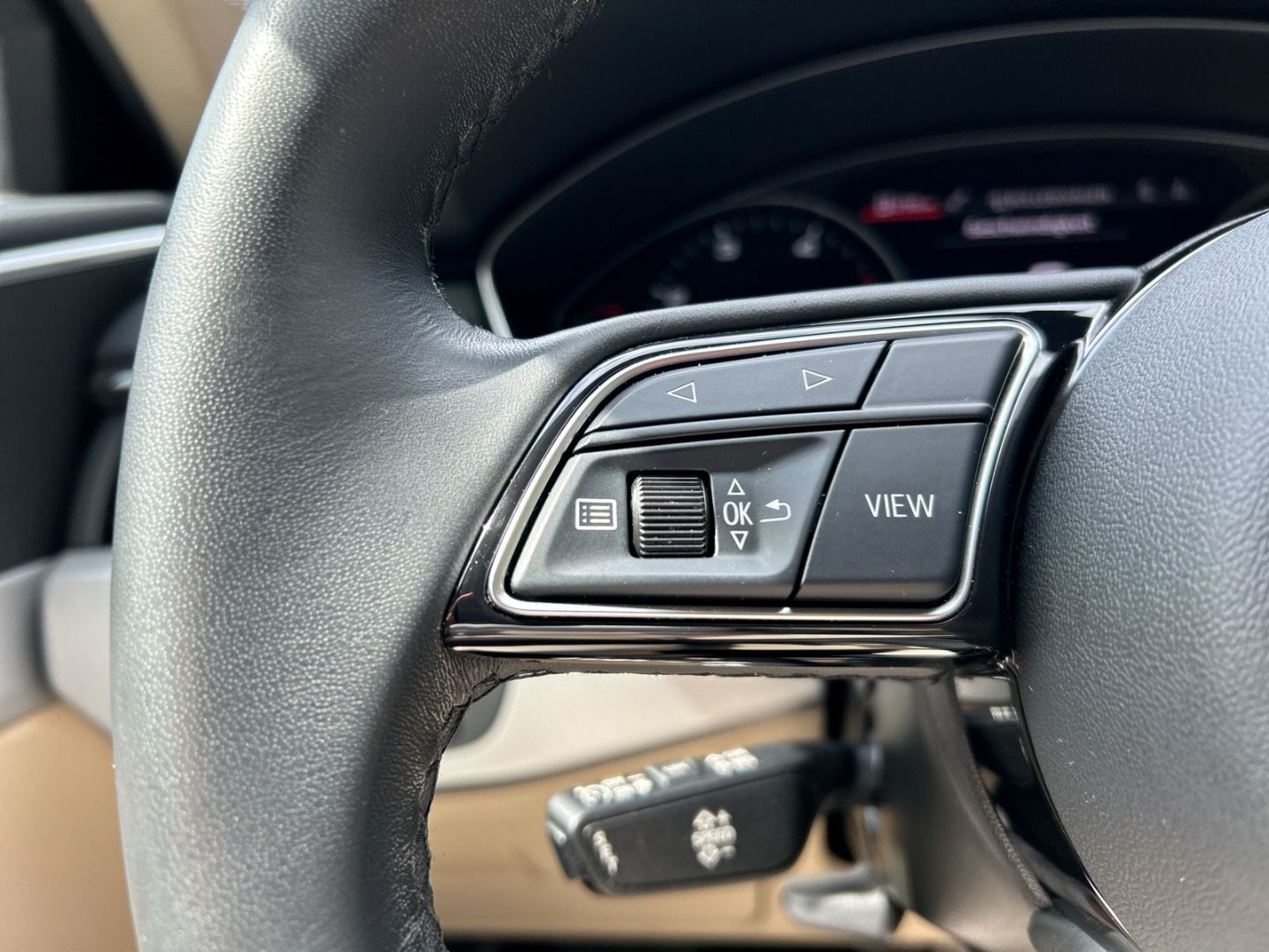 Fahrzeugabbildung Audi A4 40 quattro 2.0 TDI Avant StandHZG AHK Navi Le