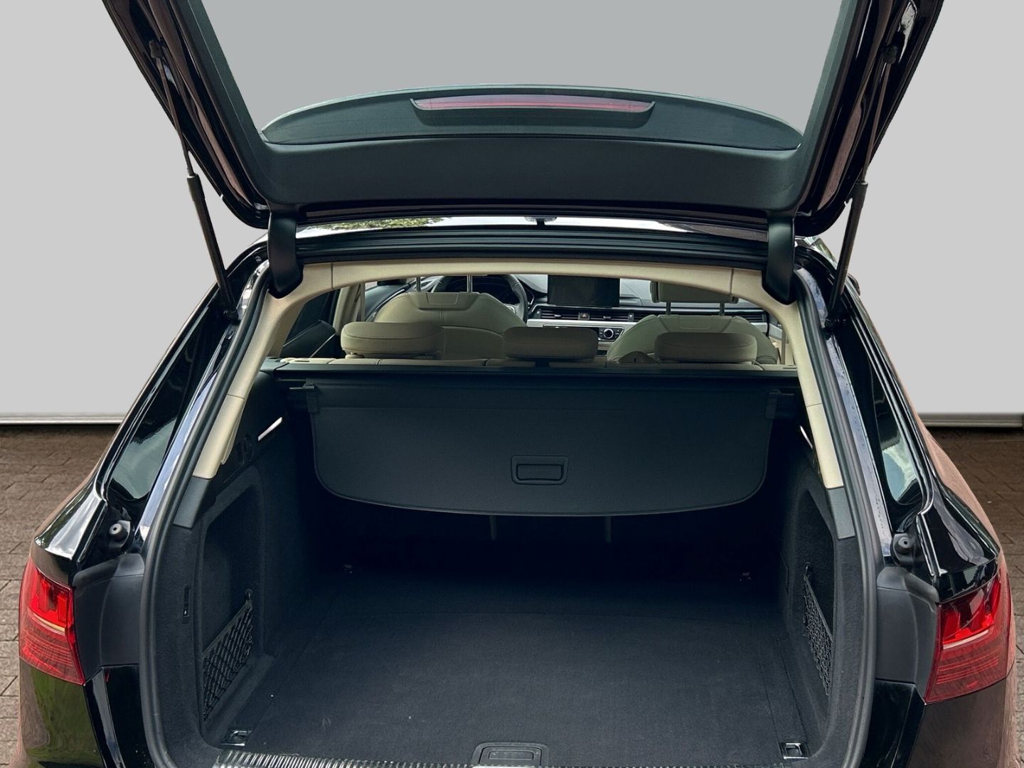 Fahrzeugabbildung Audi A4 40 quattro 2.0 TDI Avant StandHZG AHK Navi Le