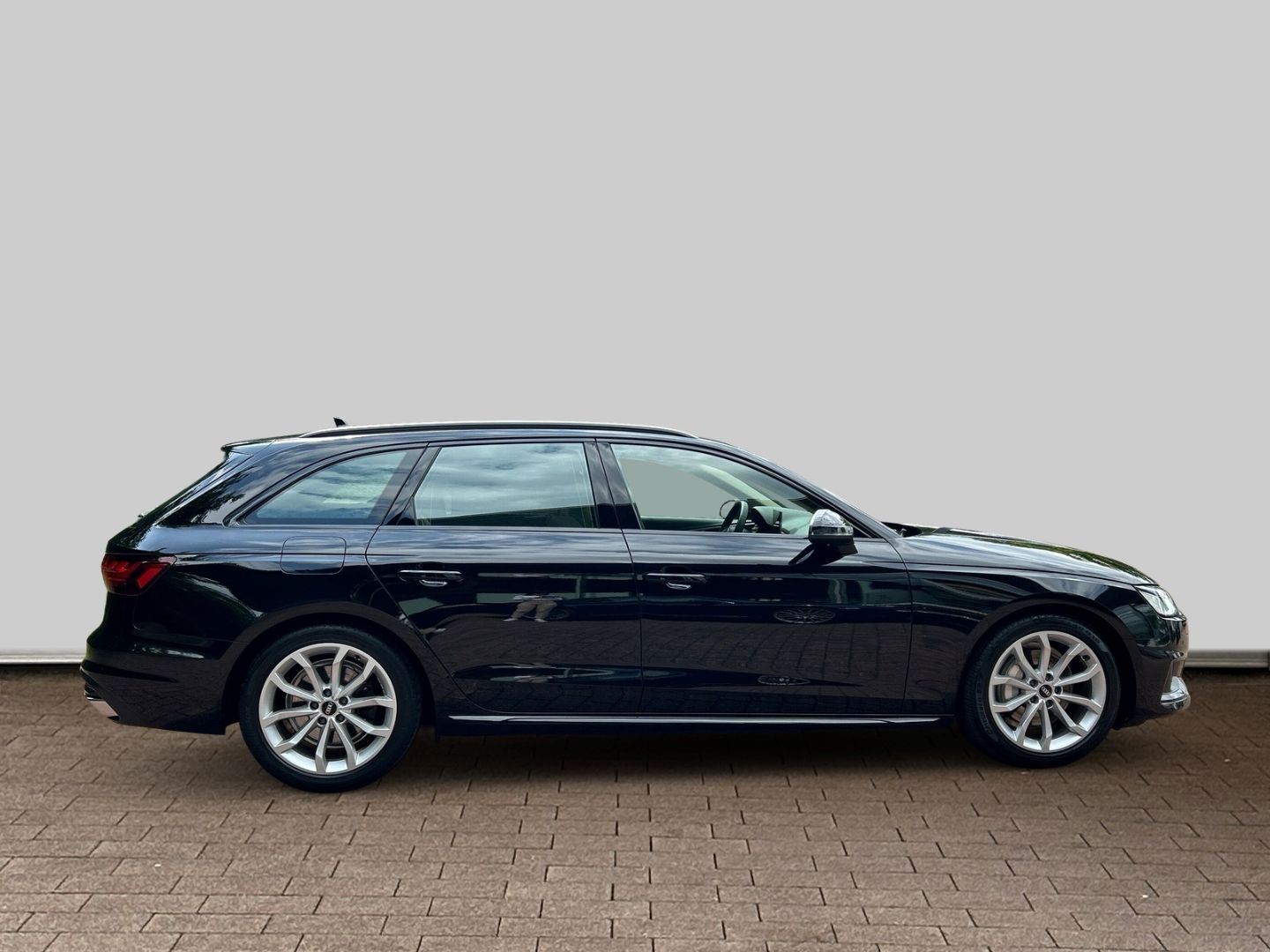 Fahrzeugabbildung Audi A4 40 quattro 2.0 TDI Avant StandHZG AHK Navi Le