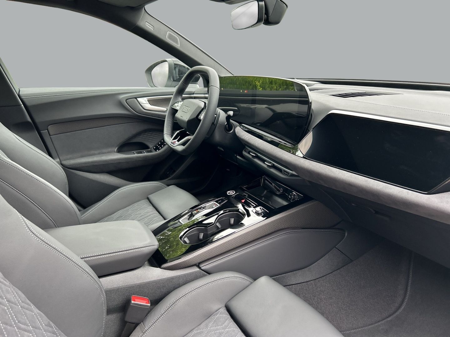 Fahrzeug 18 Fahrzeugabbildung Audi A5 AVANT e-HYBRID 220 kW LED+PANO,B&O,