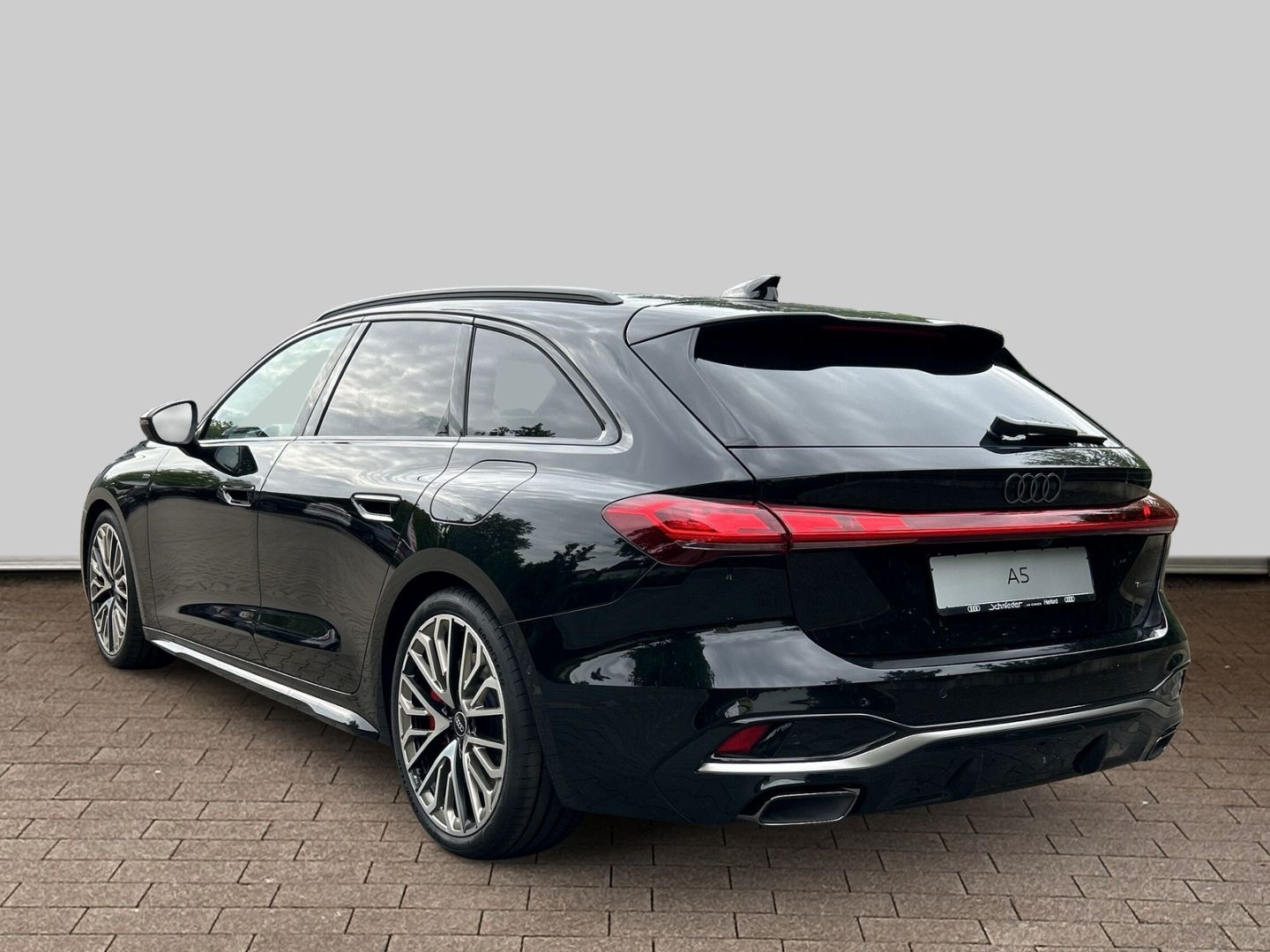Fahrzeugabbildung Audi A5 Avant TFSI 3.0 quattro e-HYBRID 270 kW LED+HU