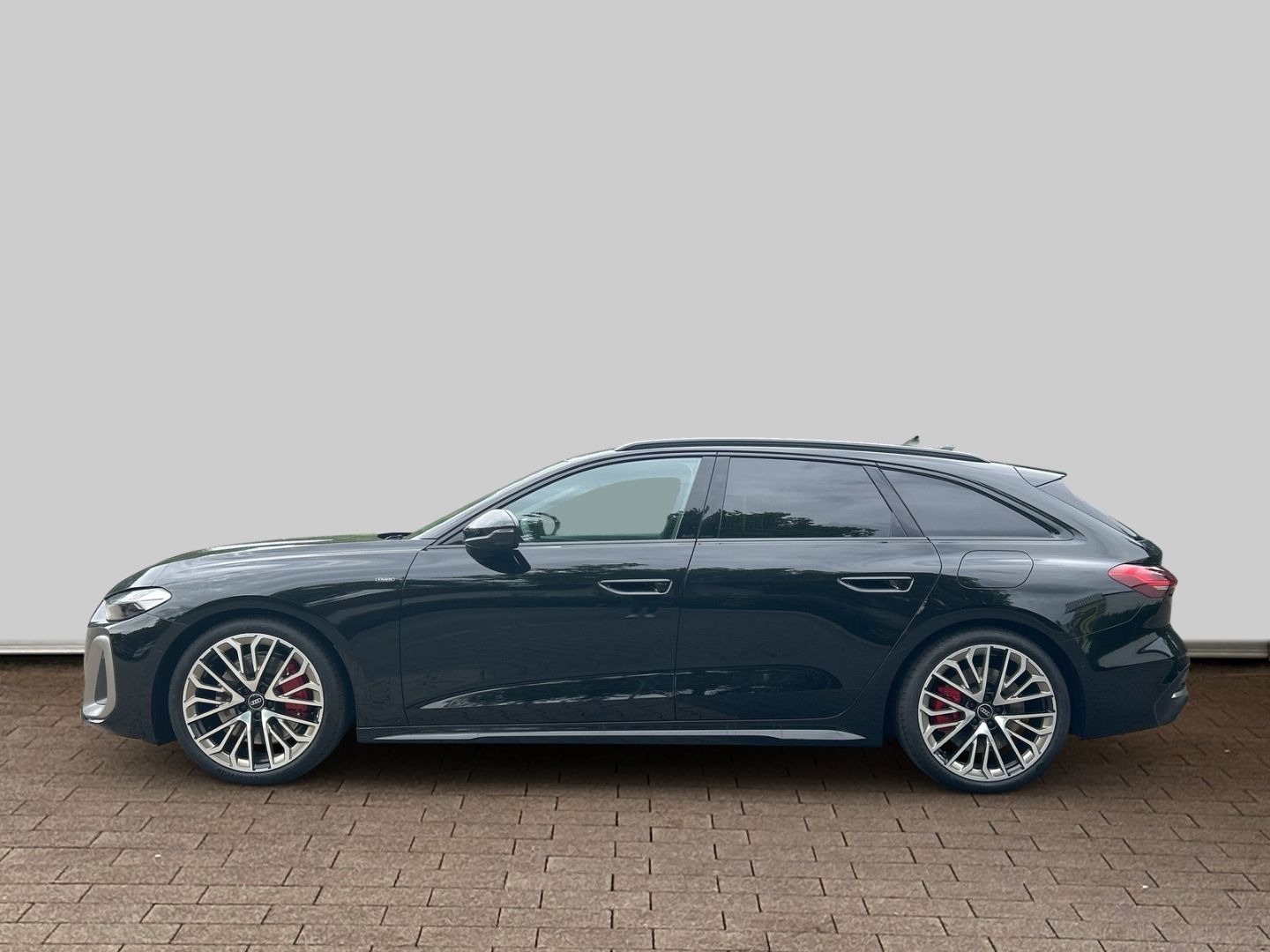 Fahrzeugabbildung Audi A5 Avant TFSI 3.0 quattro e-HYBRID 270 kW LED+HU