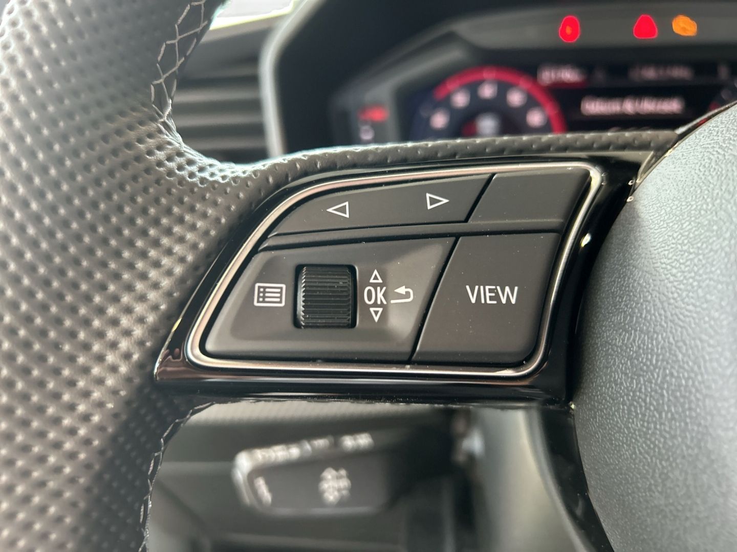 Fahrzeugabbildung Audi A1 SPORTB LED+LEDER+VIRTUAL+CARPLAY+SOUNDSYSTEM