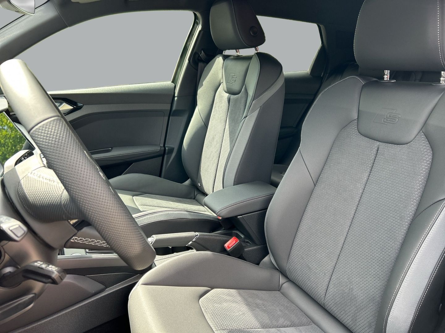 Fahrzeugabbildung Audi A1 SPORTB 40TFSI LED+NAVI+LEDER+CARPLAY+SOUNDSYS