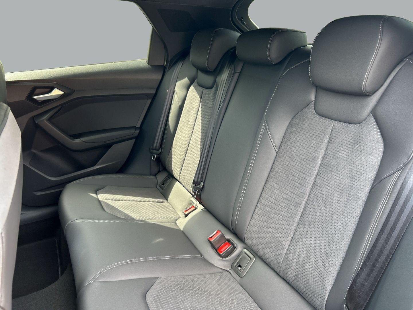 Fahrzeugabbildung Audi A1 SPORTB 40TFSI LED+NAVI+LEDER+CARPLAY+SOUNDSYS