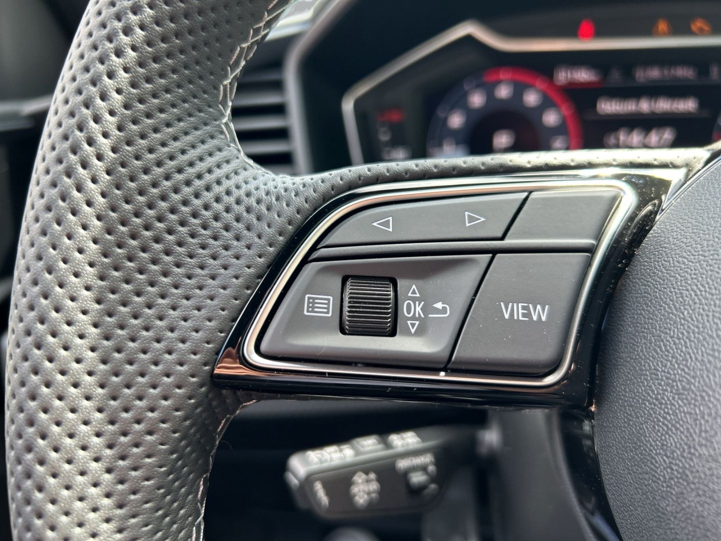 Fahrzeugabbildung Audi A1 SPORTB 40TFSI LED+NAVI+LEDER+CARPLAY+SOUNDSYS