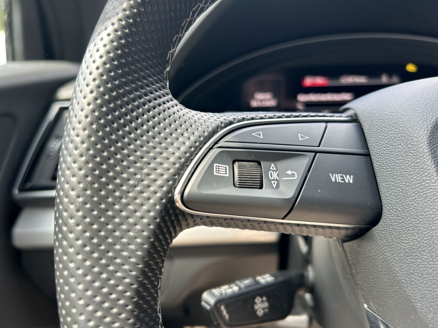 Fahrzeugabbildung Audi Q5 40 TDI AHK+LEDER+NAVI+VIRTUAL+360°KAMERA