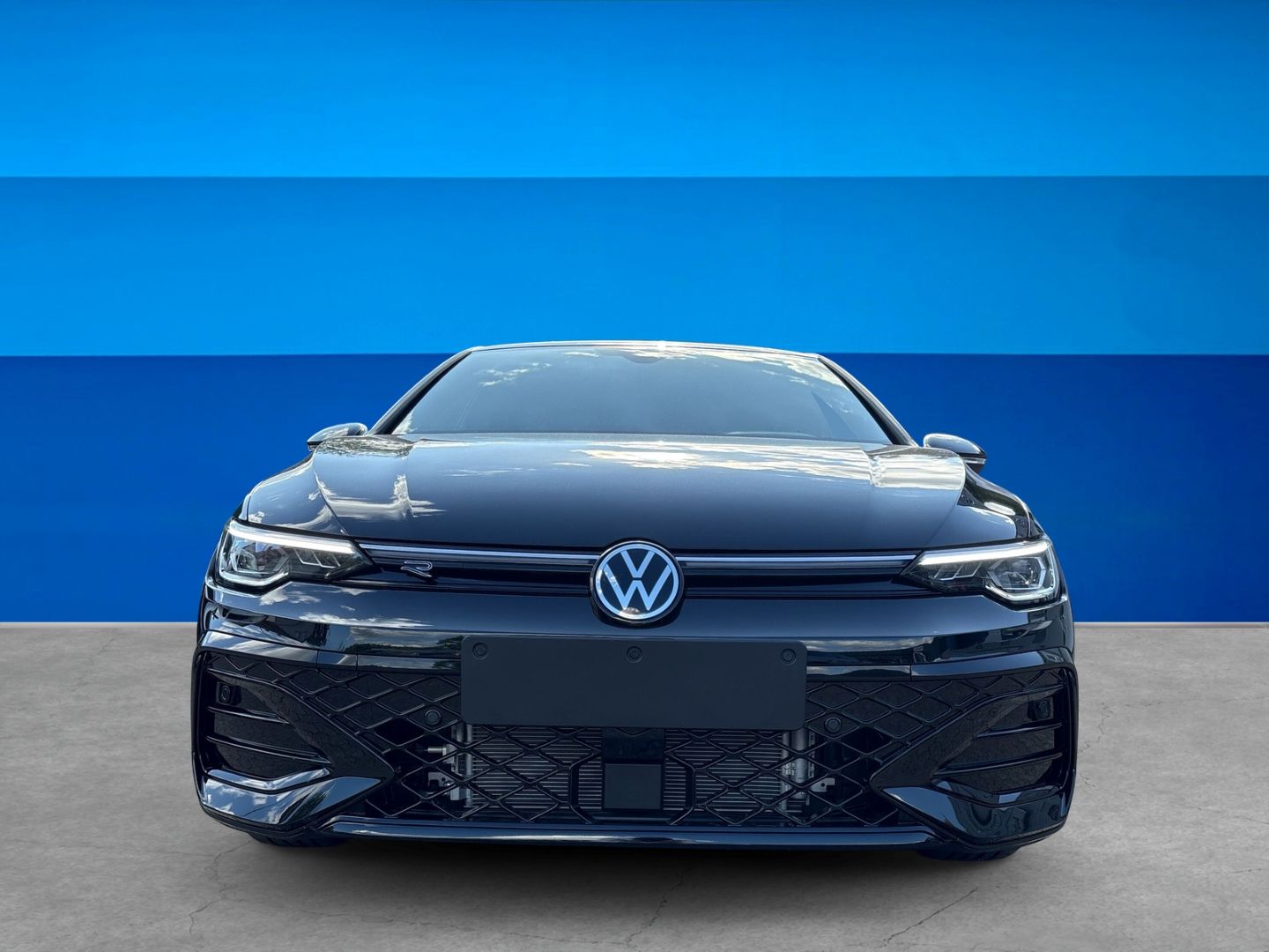 Fahrzeugabbildung Volkswagen Golf 1.5 R-Line 1,5 l eTSI AHK LED+ PARK COMFORT