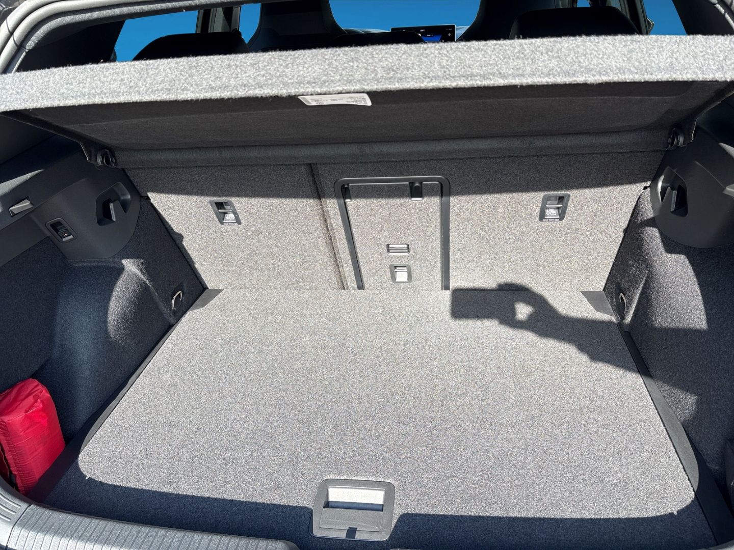 Fahrzeugabbildung Volkswagen Golf 1.5 R-Line 1,5 l eTSI AHK LED+ PARK COMFORT