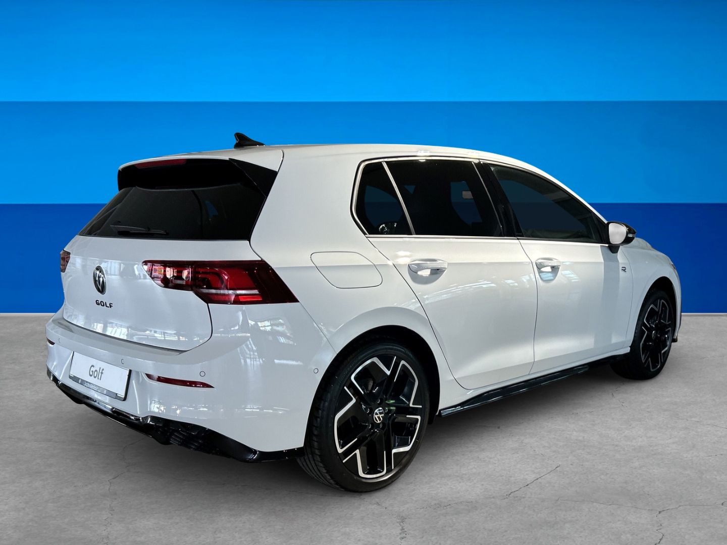 Fahrzeugabbildung Volkswagen Golf R-Line 1,5 l eTSI AHK BLACK STYLE LED+