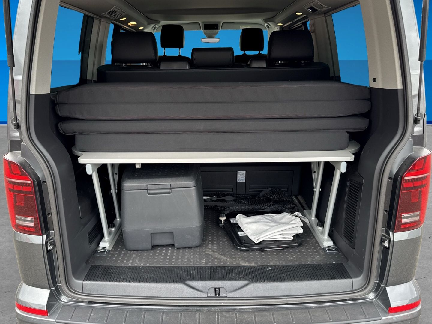 Fahrzeugabbildung Volkswagen T6.1 California 2.0 TDI Beach Camper Edition 4M