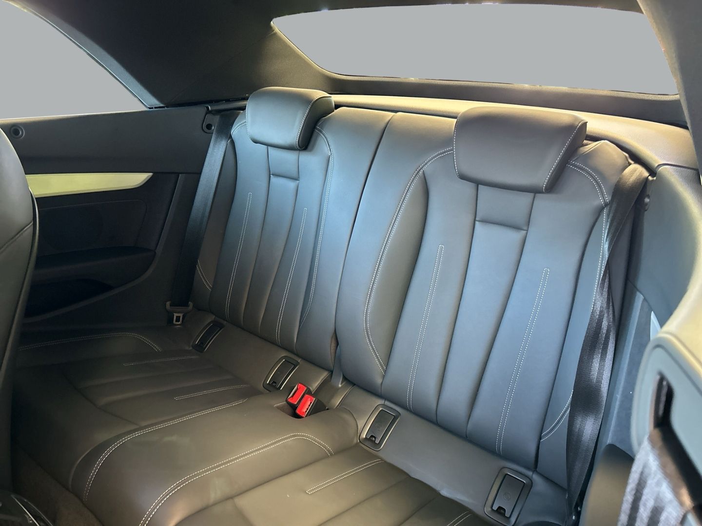 Fahrzeugabbildung Audi A5 Cabriolet 40 TFSI S-LINE+AHK+NAVI+LEDER+VIRTU