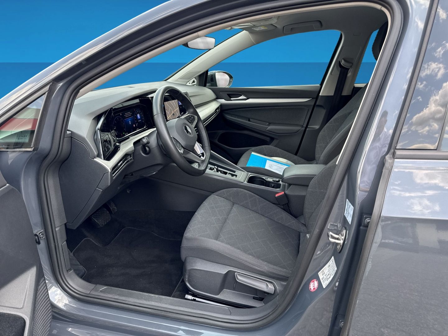 Fahrzeugabbildung Volkswagen Golf 8 2.0 TDI (EURO 6d) Life Navi  DCP Light A.