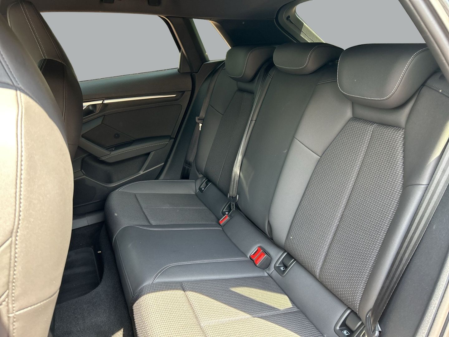 Fahrzeugabbildung Audi A3 Sportback 35 TFSI S line NAVI Rückfahrkamera