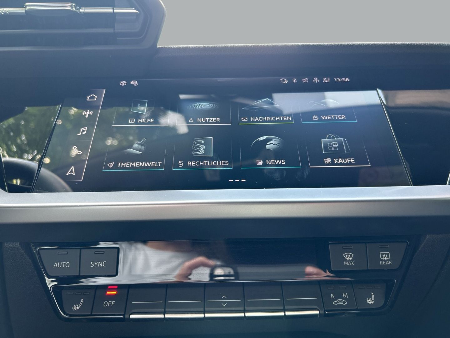 Fahrzeugabbildung Audi A3 Sportback 35 TFSI S line NAVI Rückfahrkamera