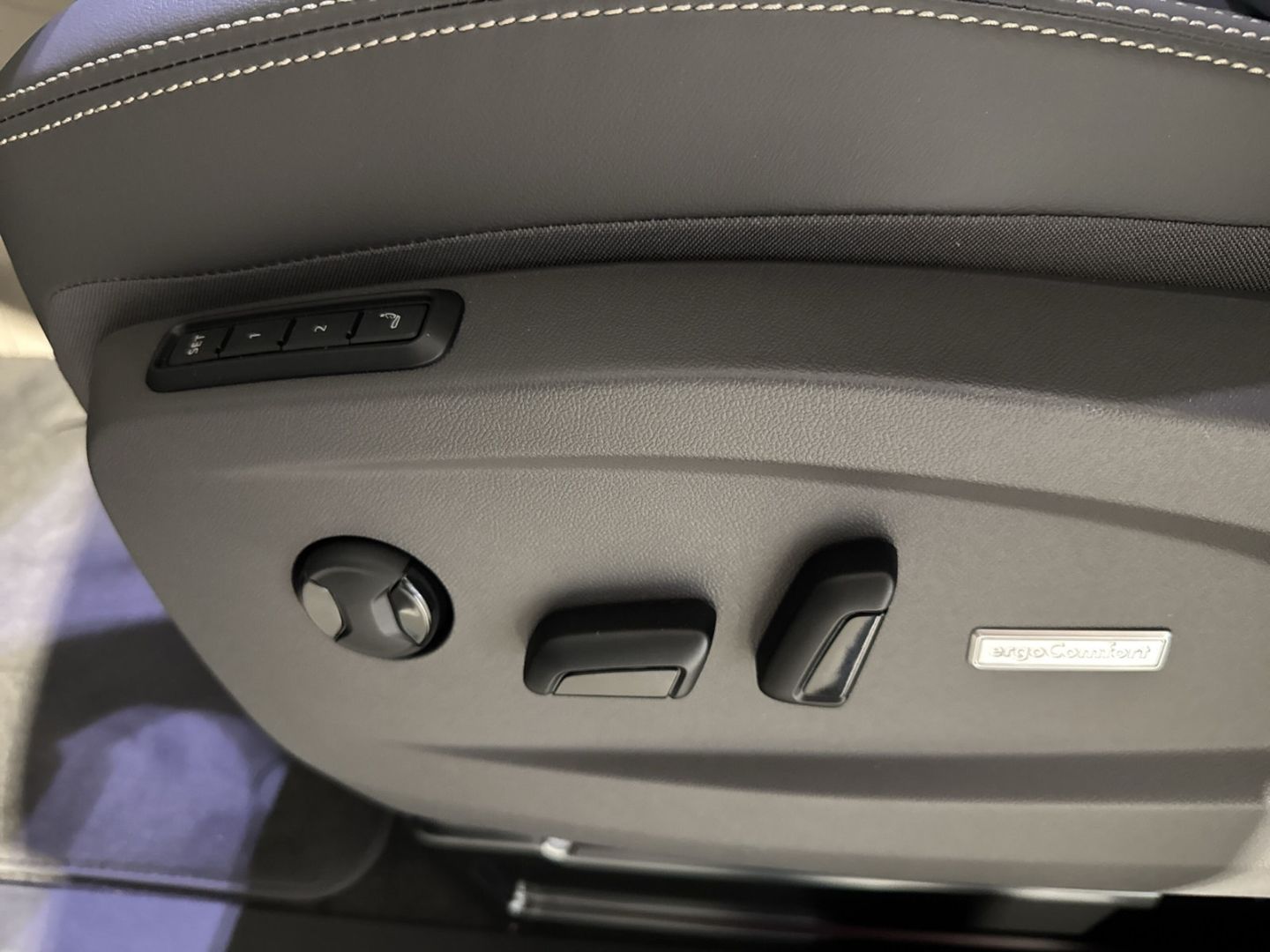 Fahrzeug 18 Fahrzeugabbildung Volkswagen T7 Multivan Edition 2,0 l TDI 110 kW DSG LÜ