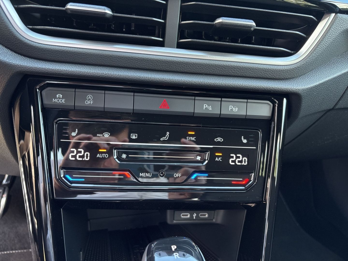 Fahrzeugabbildung Volkswagen T-Roc R-Line 2.0l TDI IQ.LIGHT AHK EASY OPEN