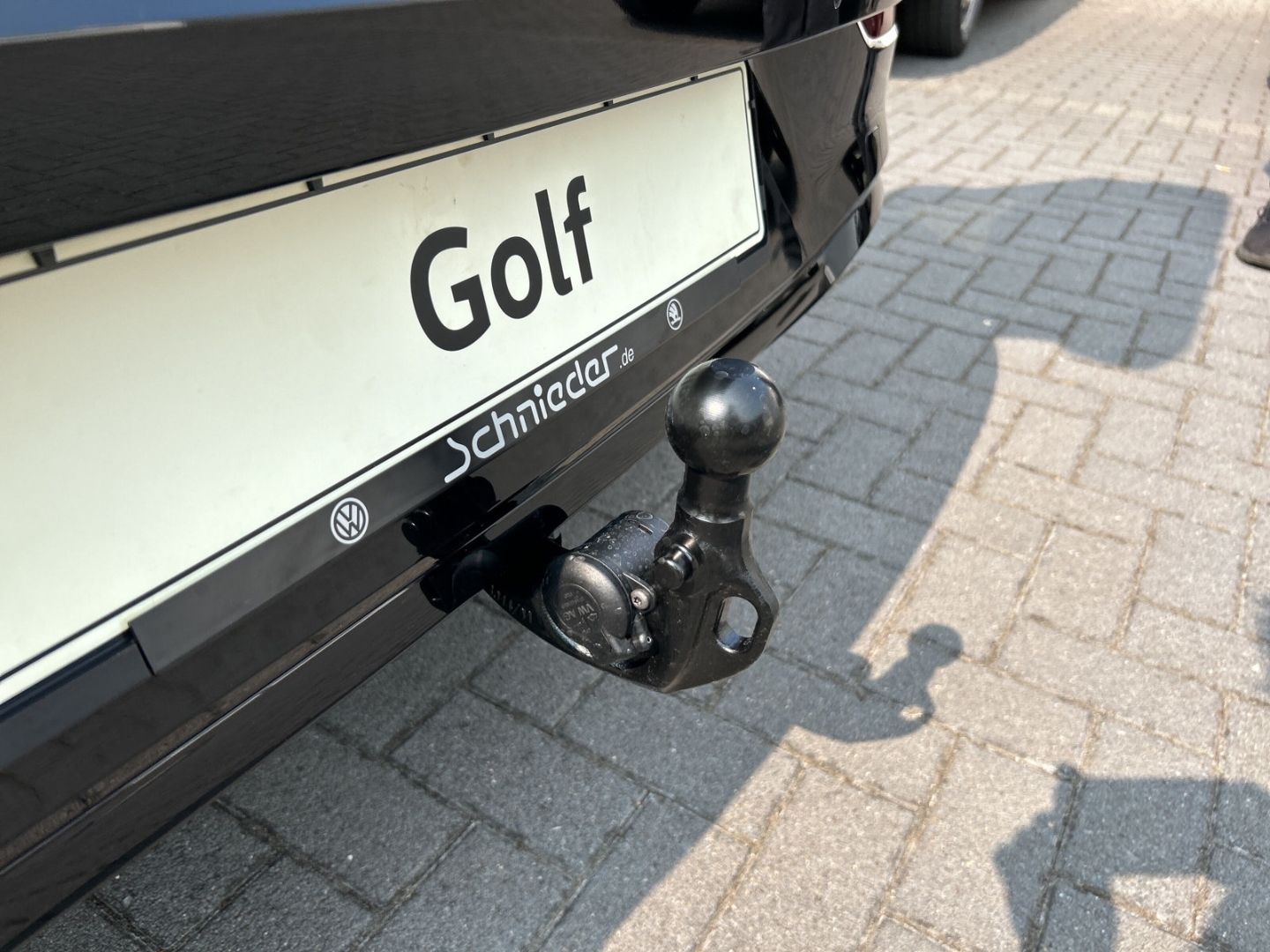 Fahrzeugabbildung Volkswagen Golf R-Line 1,5l eTSI DSG AHK LED+ BLACK STYLE