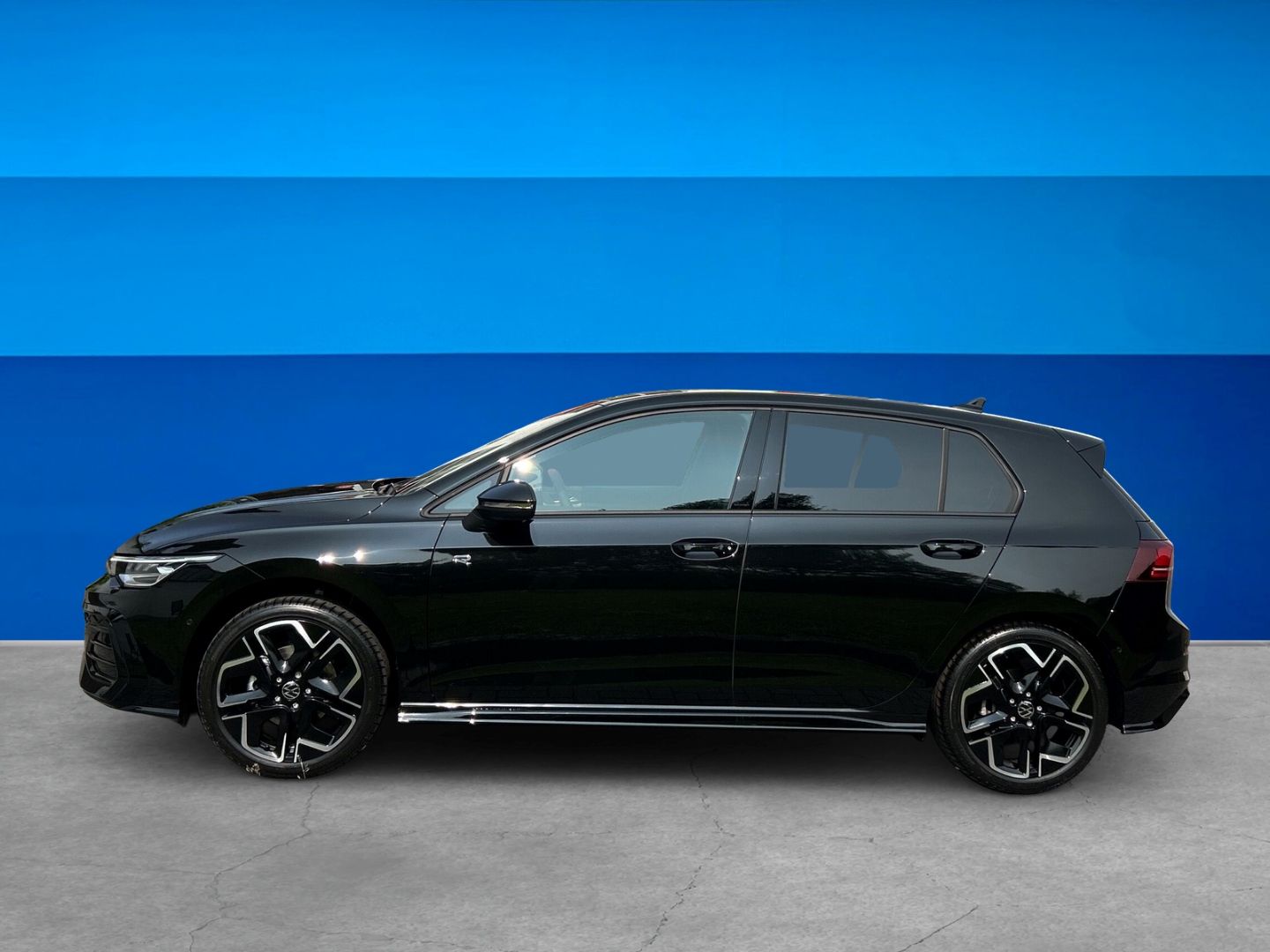 Fahrzeugabbildung Volkswagen Golf R-Line 1,5l eTSI DSG AHK LED+ BLACK STYLE