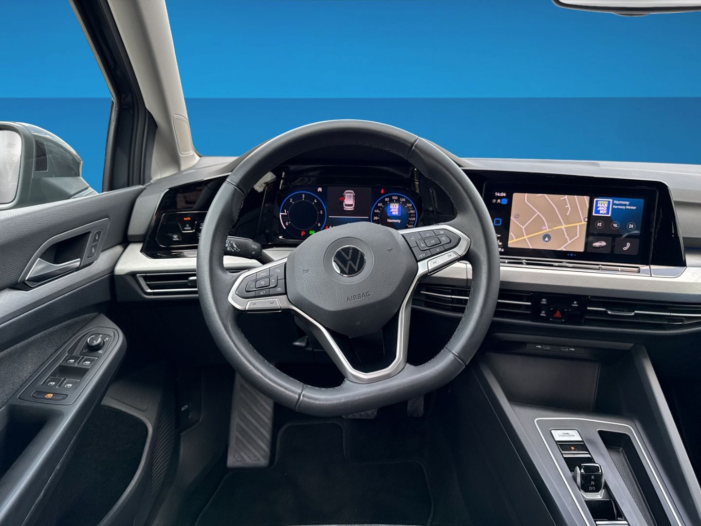 Fahrzeugabbildung Volkswagen Golf Variant 8 2.0 TDI DSG Life Navi Light Assis