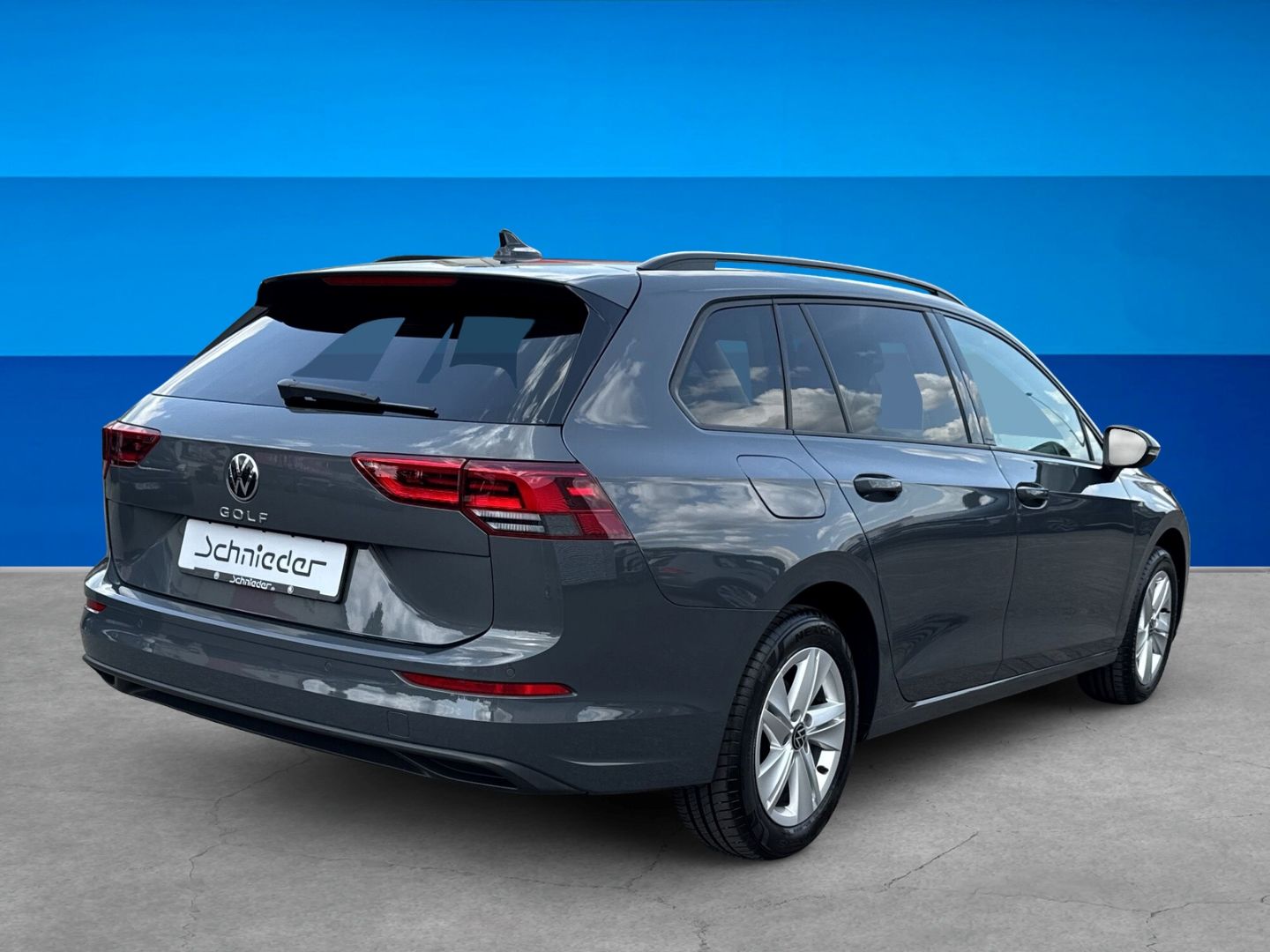 Fahrzeugabbildung Volkswagen Golf Variant 8 2.0 TDI DSG Life Navi Light Assis