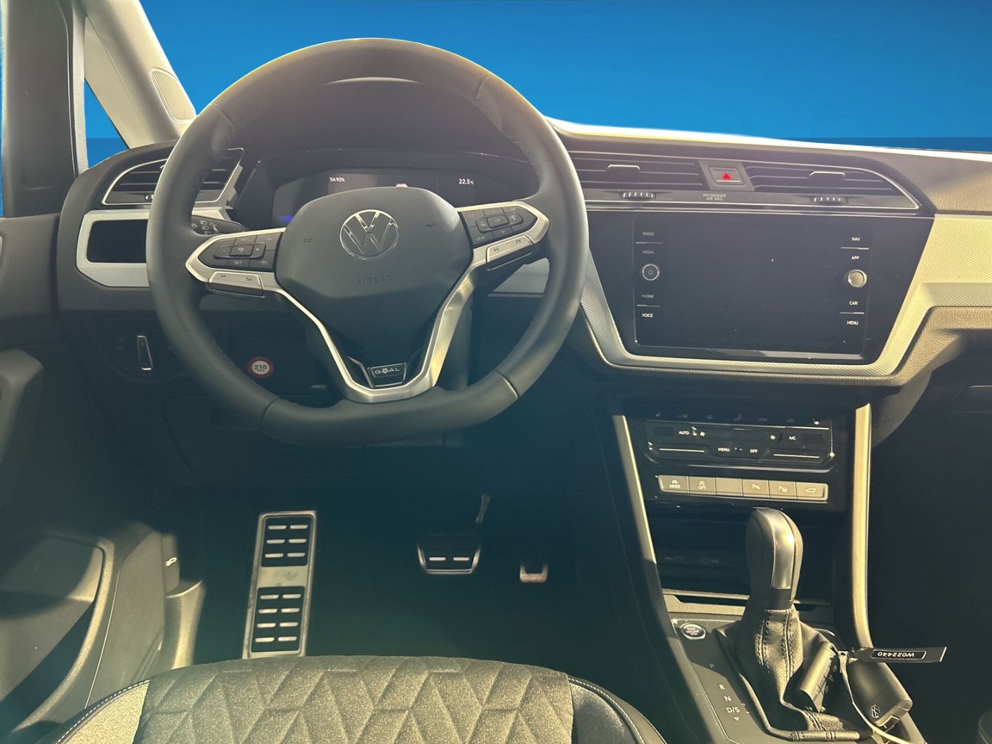 Fahrzeugabbildung Volkswagen Touran GOAL 2,0l TDI DSG AHK IQ.LIGHT 7 SITZER