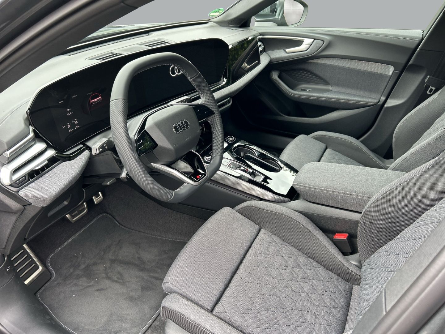Fahrzeugabbildung Audi A5 E-HYBRID 220 KW LED+TECHPLUS+SLINE+STANDKLIMA