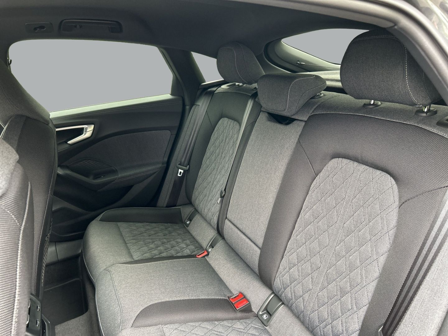 Fahrzeugabbildung Audi A5 E-HYBRID 220 KW LED+TECHPLUS+SLINE+STANDKLIMA