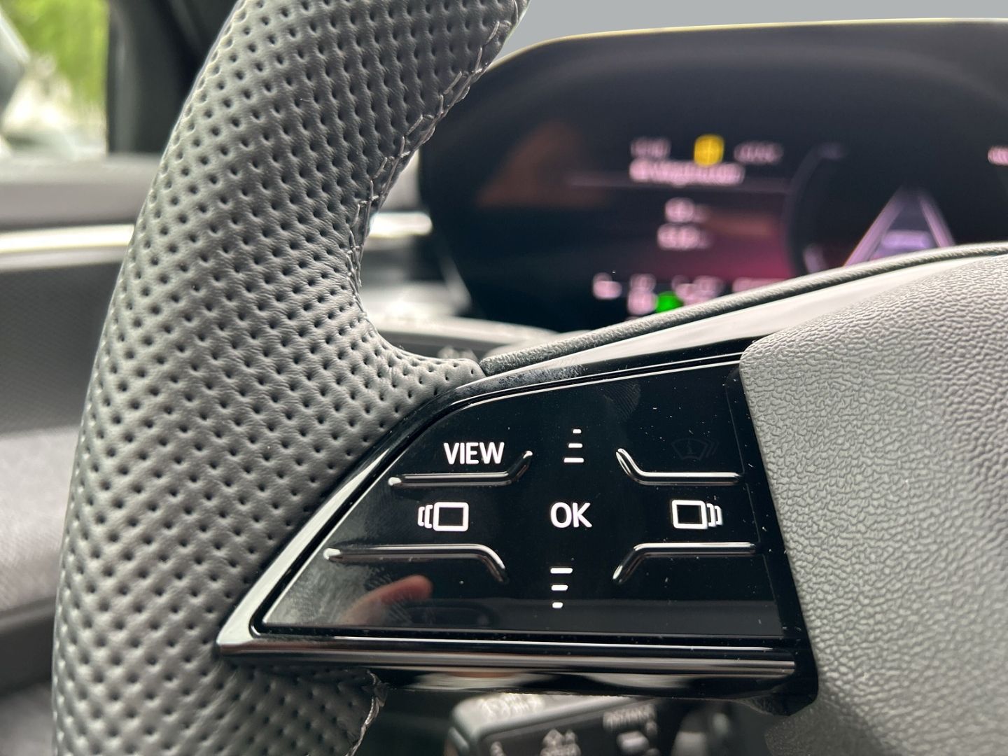 Fahrzeugabbildung Audi A5 E-HYBRID 220 KW LED+TECHPLUS+SLINE+STANDKLIMA