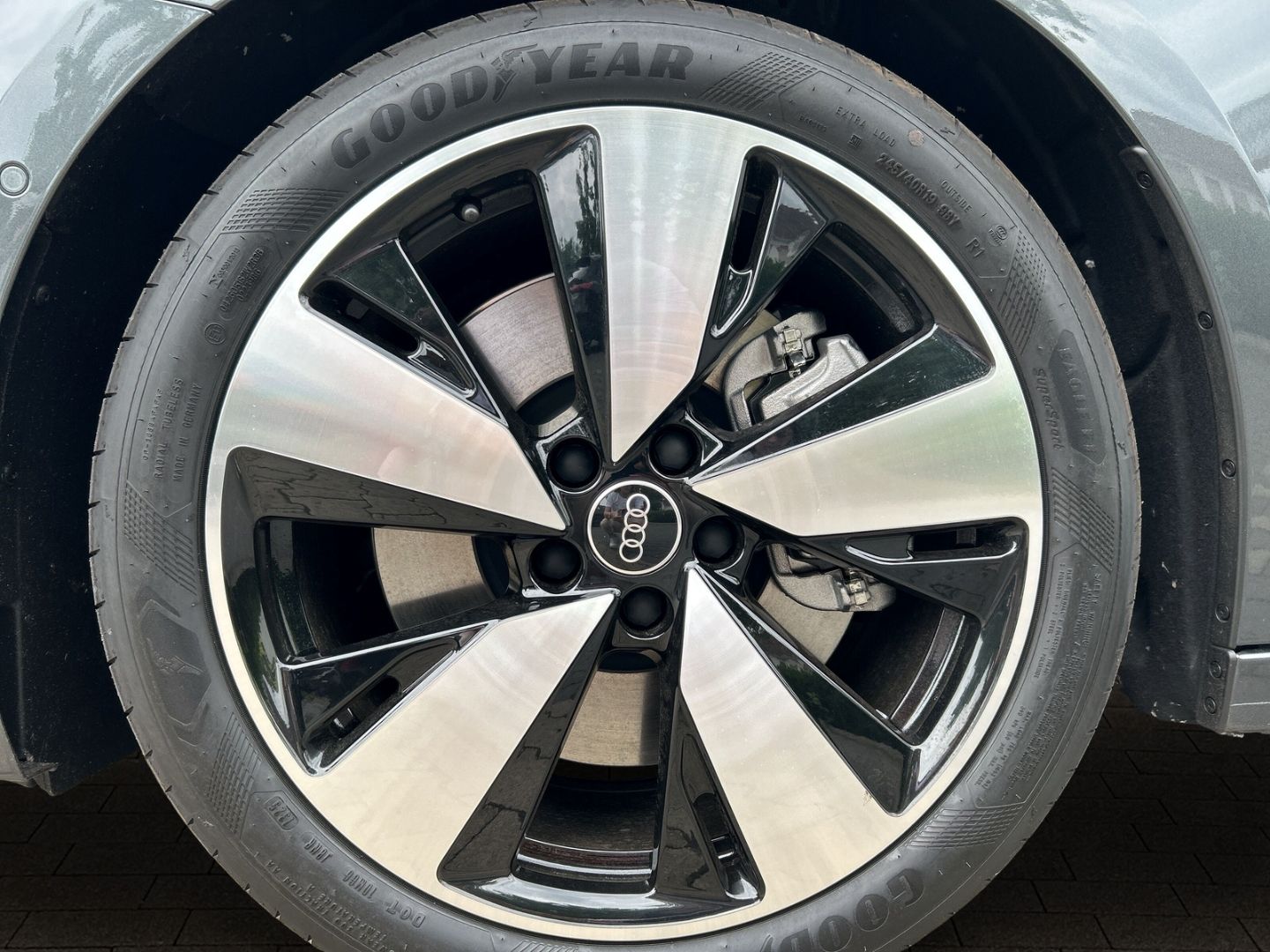 Fahrzeugabbildung Audi A5 E-HYBRID 220 KW LED+TECHPLUS+SLINE+STANDKLIMA
