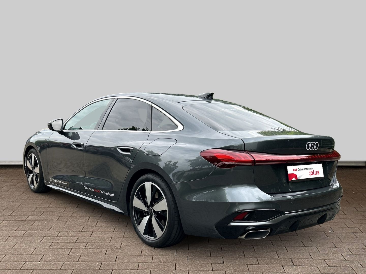 Fahrzeugabbildung Audi A5 E-HYBRID 220 KW LED+TECHPLUS+SLINE+STANDKLIMA