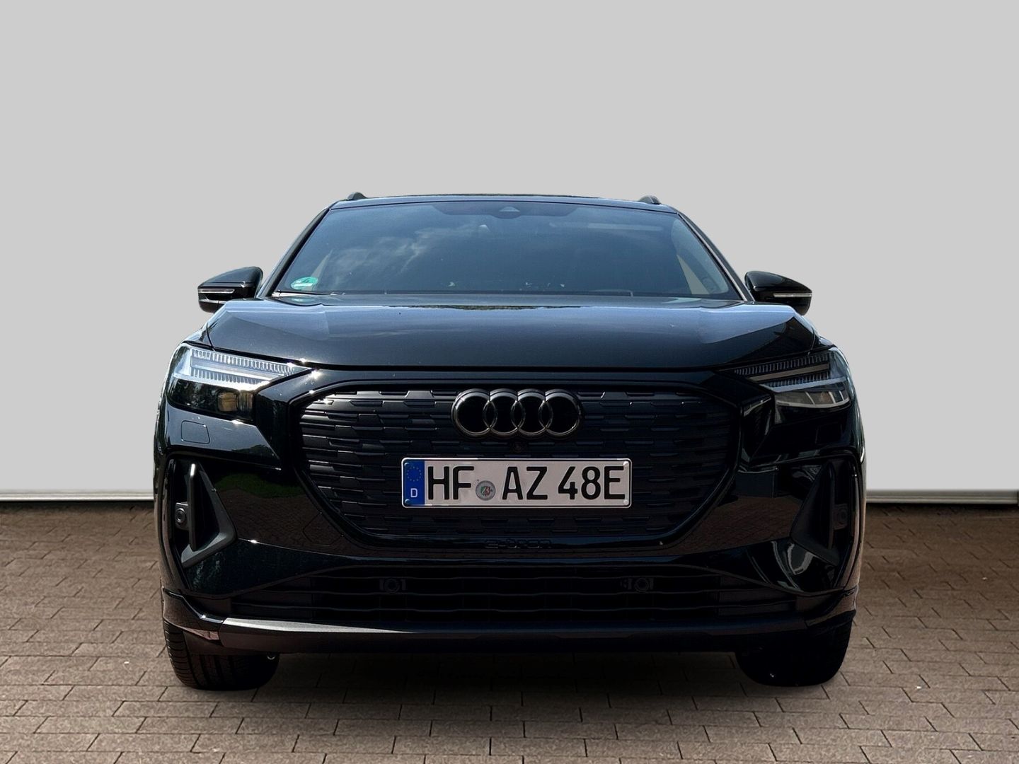 Fahrzeugabbildung Audi Q4 45 quattro SPORTPAKET+HUD+AHK+PANO+NAVI+LED