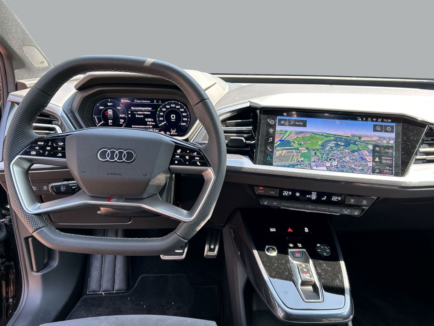 Fahrzeugabbildung Audi Q4 45 quattro SPORTPAKET+HUD+AHK+PANO+NAVI+LED