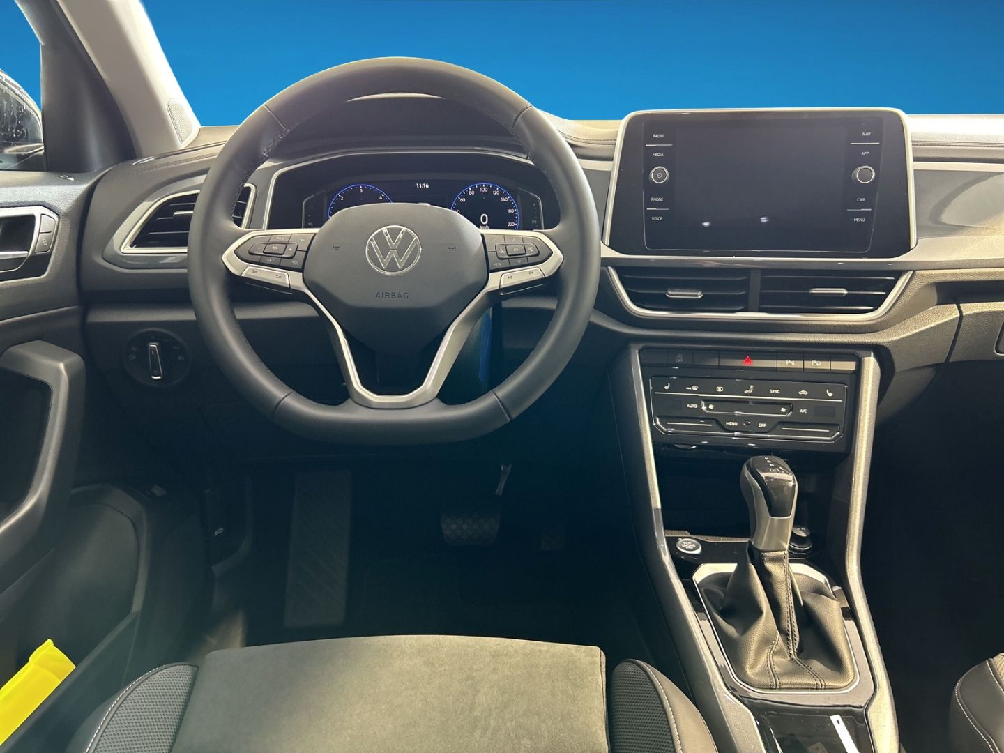 Fahrzeugabbildung Volkswagen T-Roc Style 2.0l TDI DSG IQ.LIGHT AHK REAR VIEW
