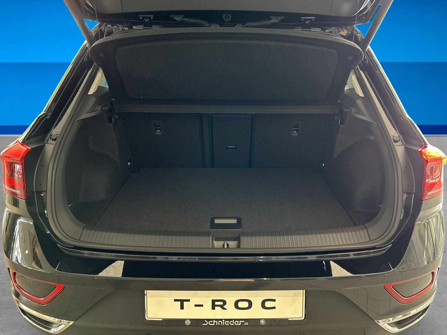 Fahrzeugabbildung Volkswagen T-Roc Style 2.0l TDI DSG IQ.LIGHT AHK REAR VIEW