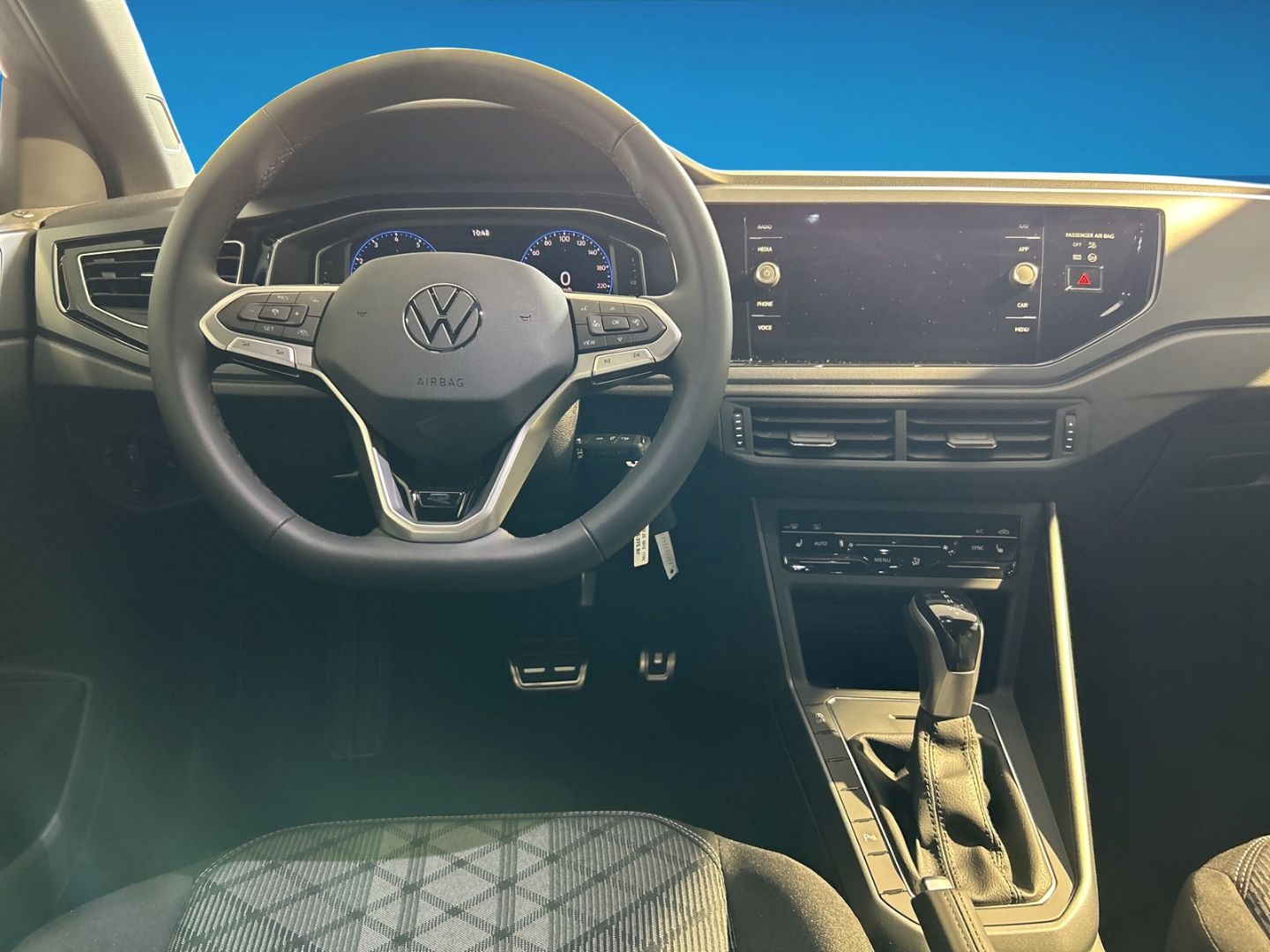 Fahrzeugabbildung Volkswagen Taigo R-Line 1,5l TSI DSG MATRIX REAR VIEW NAVI