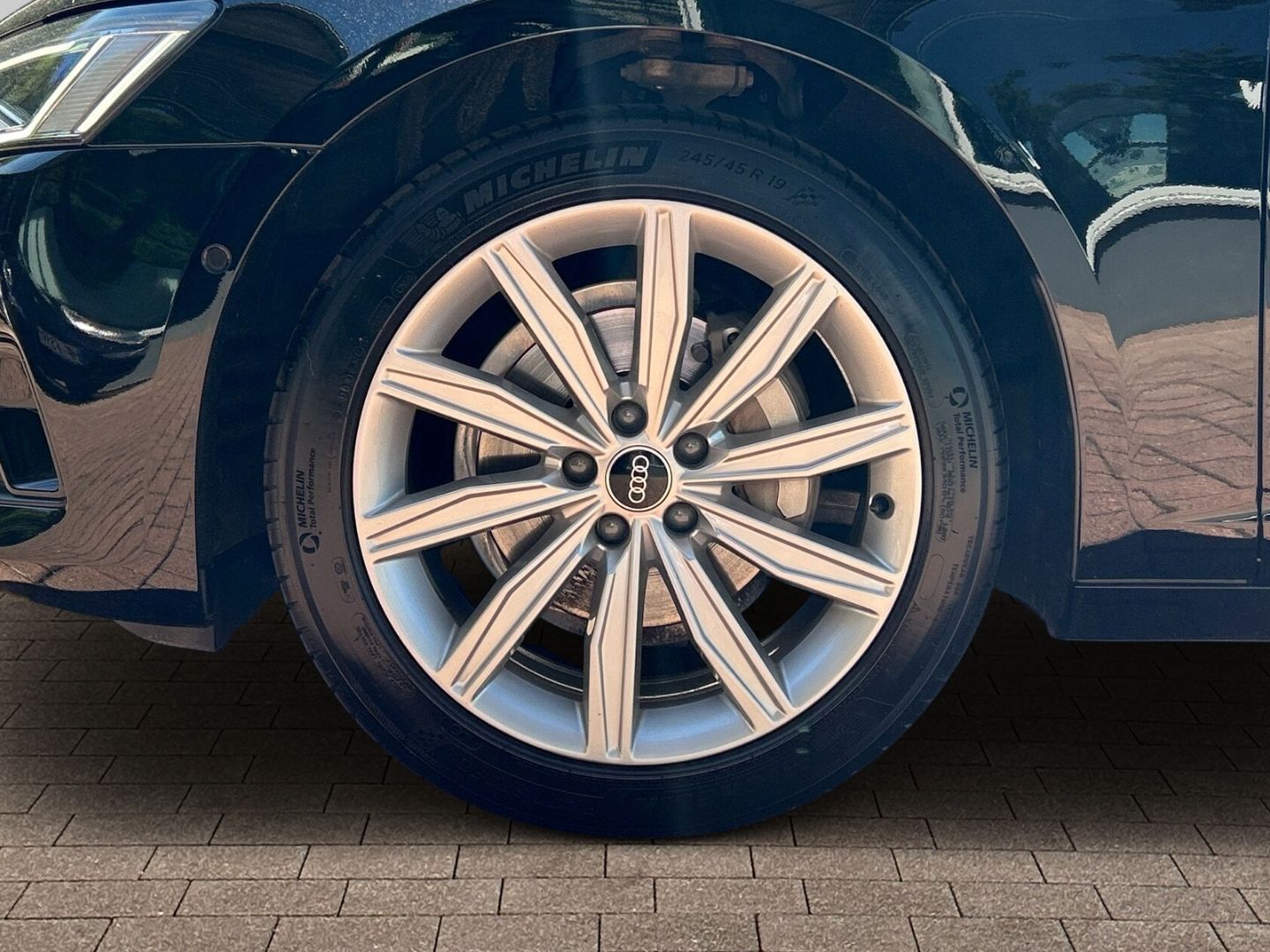 Fahrzeugabbildung Audi A6 Avant 40 TDI quattro S tronic SPORT+MATRIX+LE