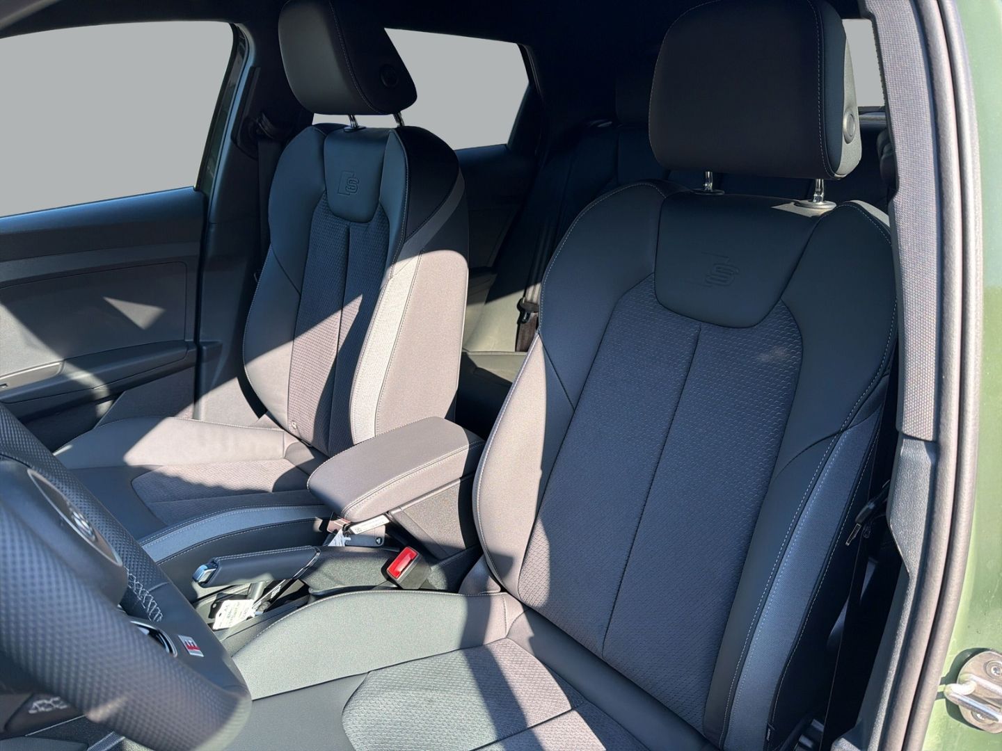 Fahrzeugabbildung Audi A1 SPORTBACK 30TFSi S-TRONIC+SLINE+VIRTUAL+PDC - mit KI generiert/bearbeitet